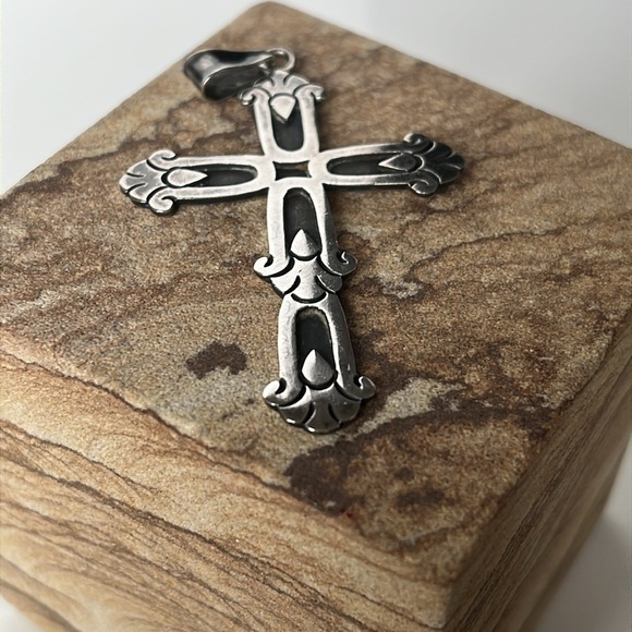 Victoria Cony Sterling Silver Taxco Mexico Cross Pendant - Picture 9 of 10